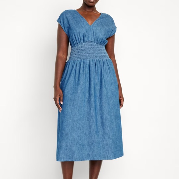 NWT OLD NAVY  Waist-Defined Midi Dress Color: Blue Wash - Picture 3 of 9